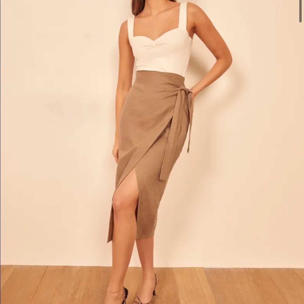 “Reformation”  Florence Skirt in khaki size small